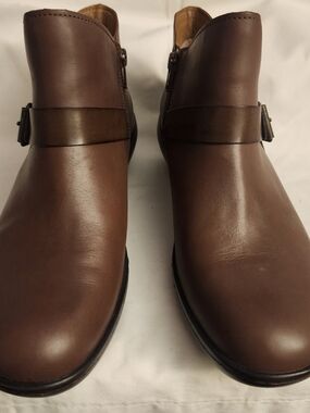 Easy Spirit Brown Leather Ankle Booties with Side Buckle